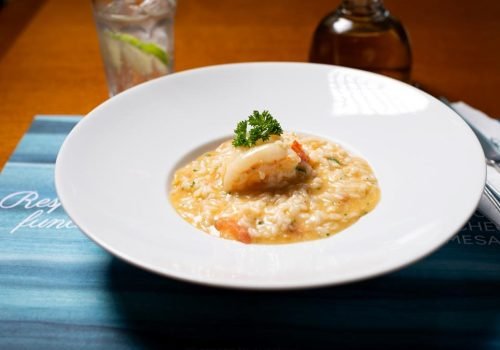 O Omaré, de Perdizes, apresenta o risoto de camarão preparado com temperos da casa. O restaurante também oferece Menu Kids Week
