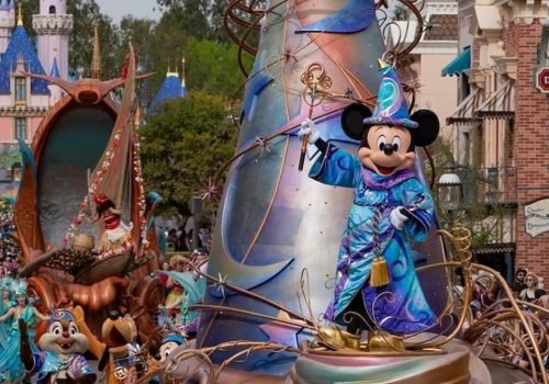 Disneyland Califórnia é o 2º parque mais visitado do mundo e da América do Norte, se aproximando do Magic Kingdom, que ocupa o topo da lista