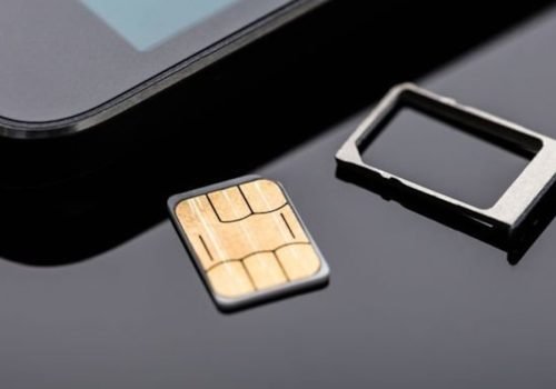 A validação de biometria será obrigatória para criação de linhas pré-pagas até 30 de setembro de 2027. Foto:  Roni Bintang/Getty Images