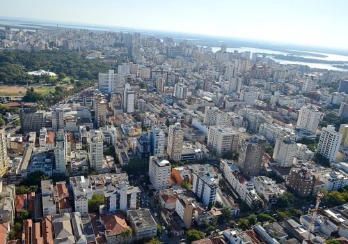 Vista aérea da cidade de Porto Alegre. Crédito: Tonico Alvares/CMPA